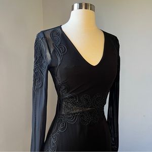 GUESS LONG SLEEVE COCKTAIL DRESS